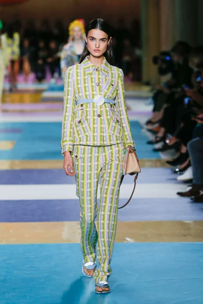 Look 22
